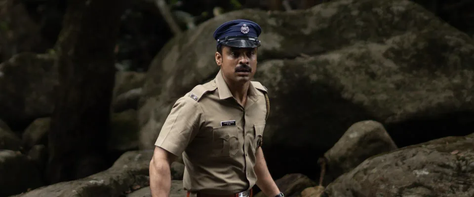 Narivetta (Tovino Thomas)