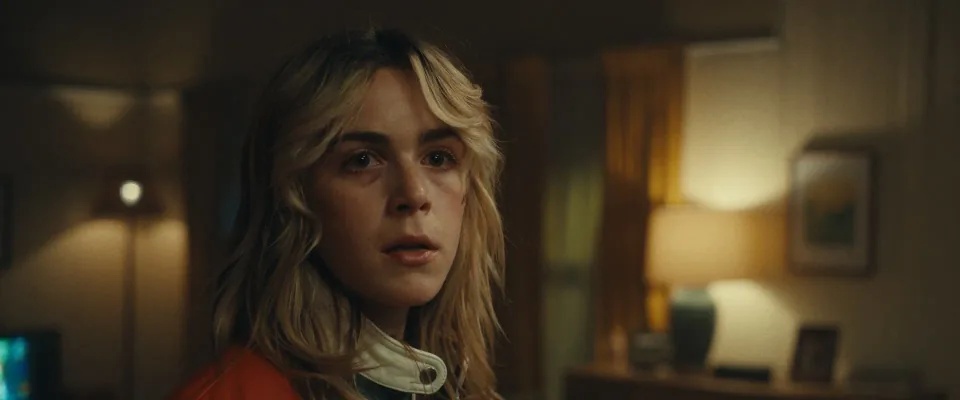 Stone Cold Fox (Kiernan Shipka)