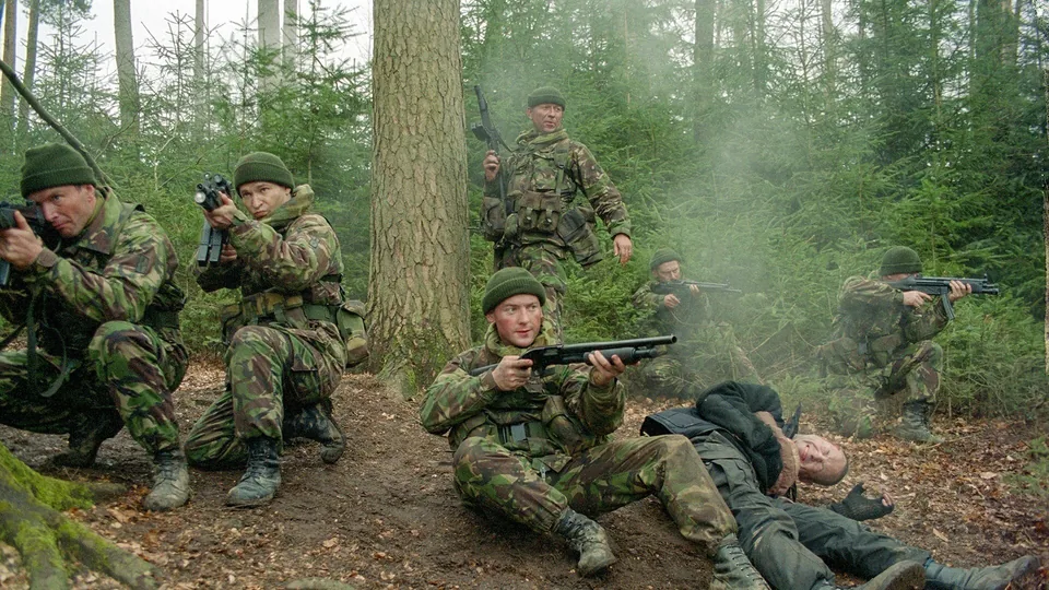 سربازان سگی (Dog Soldiers)